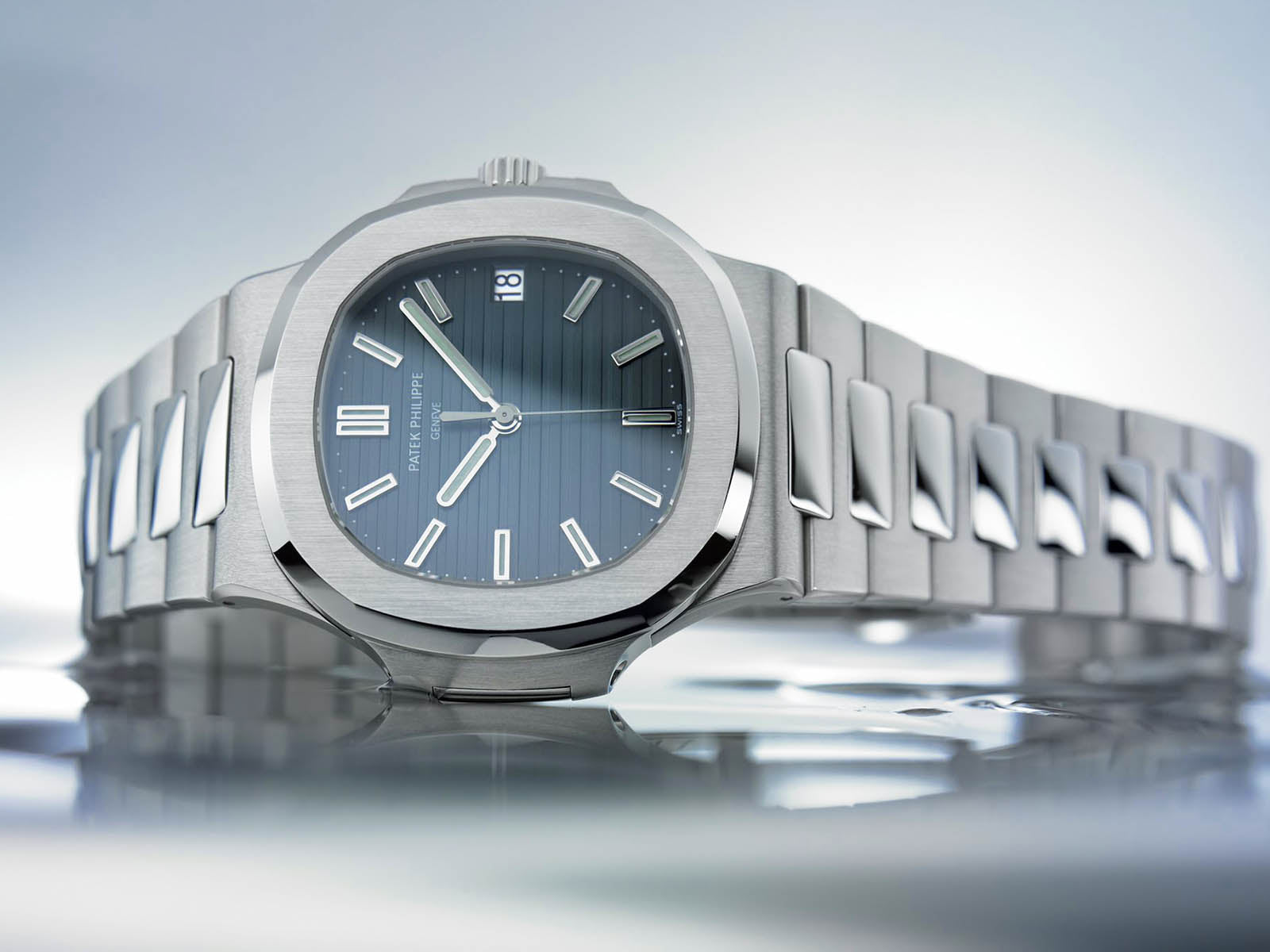 Patek Philippe Nautilus in BitDials